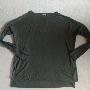 ON large lite weight sweater in army green